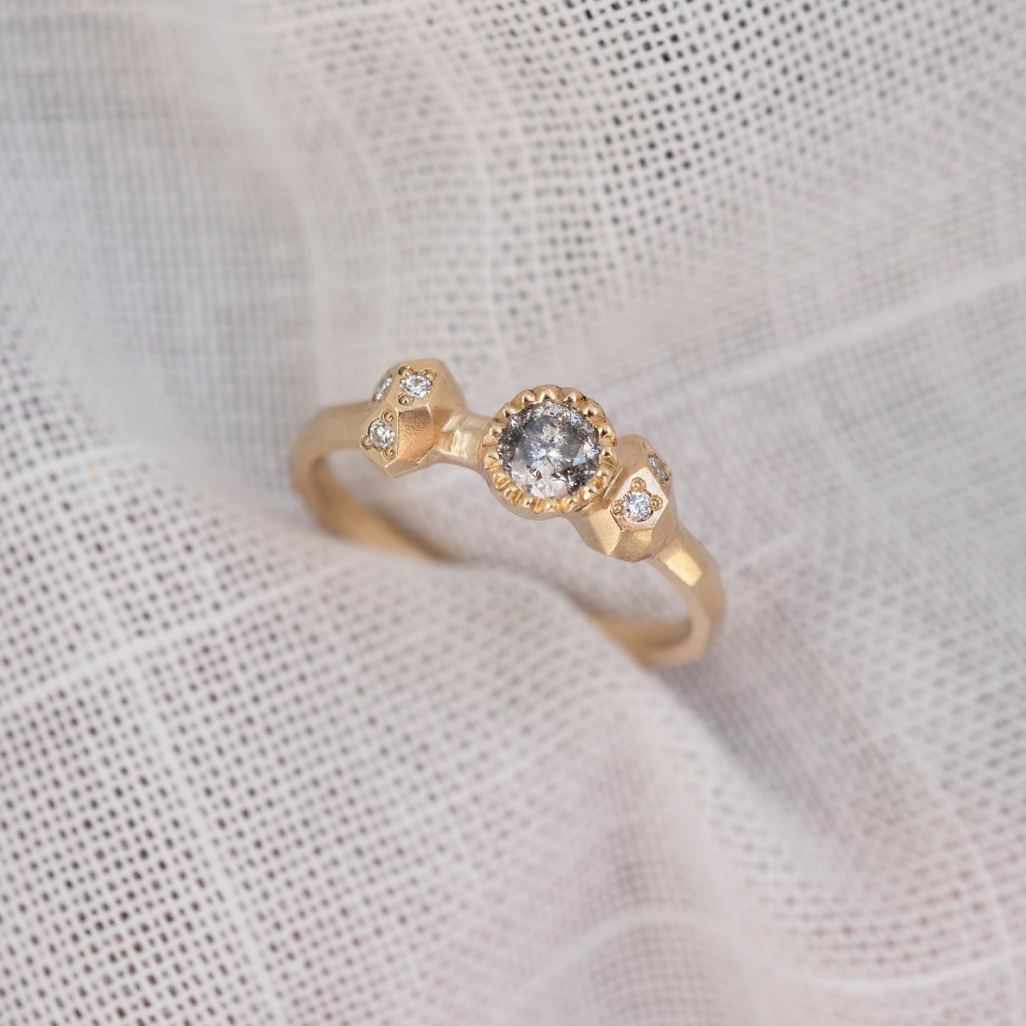 Gea N2 Mini Ring - Salt & Pepper Diamond