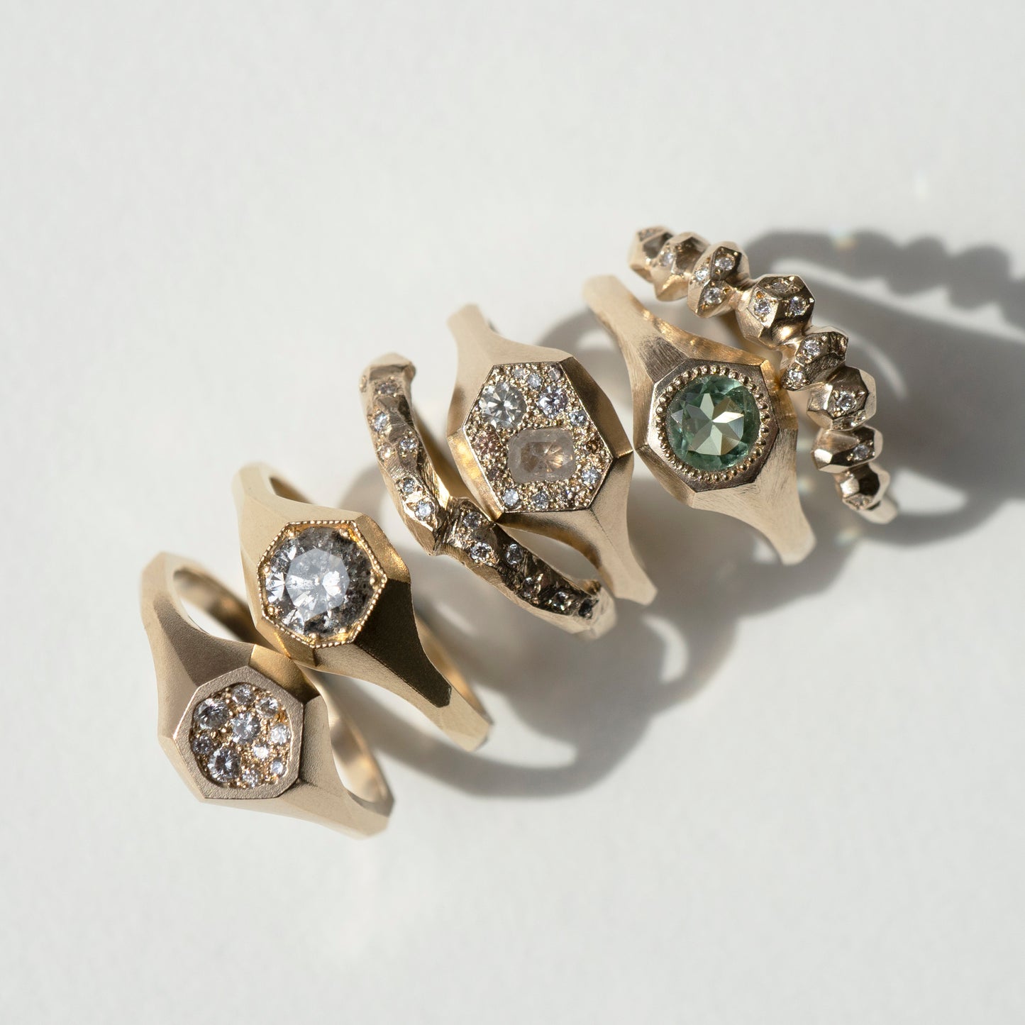 Geoda Mini Signet Ring - White Diamonds